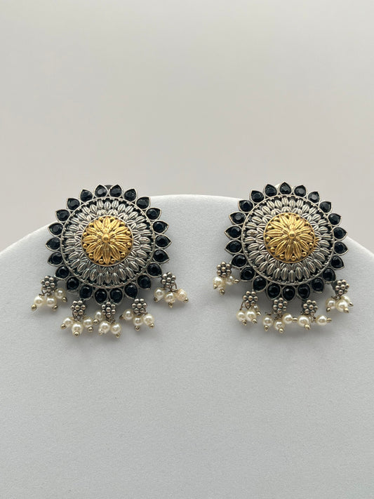 Eshani Black Stud Earring