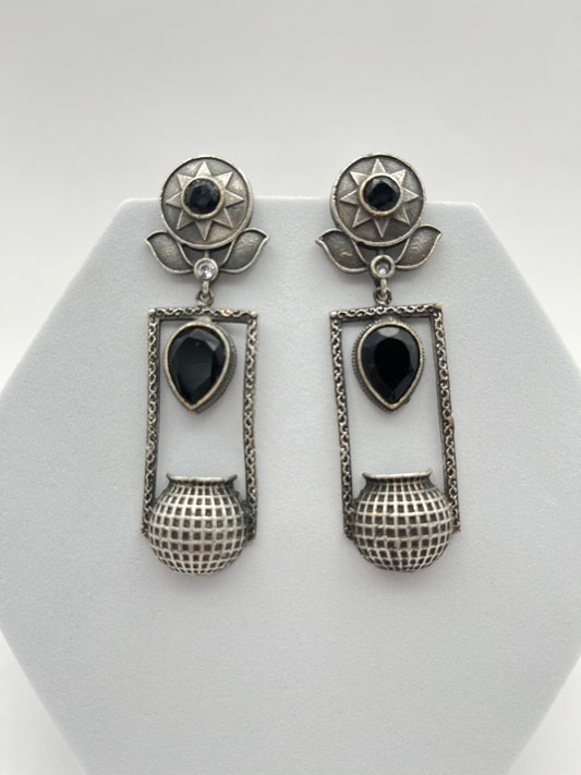Mihika Black Stone Oxidized Earring