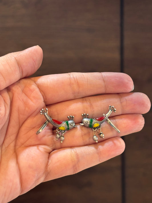 Myra Parrot Oxidized Earring