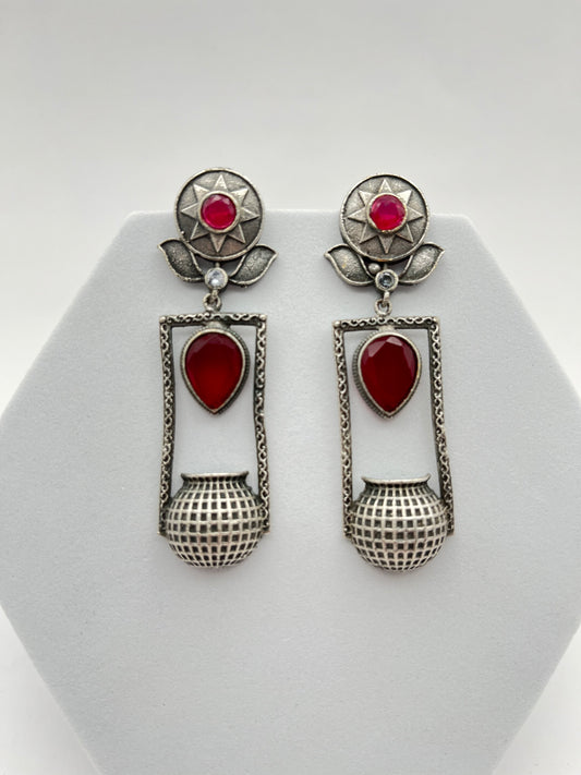 Mihika Red Stone Oxidized Earring