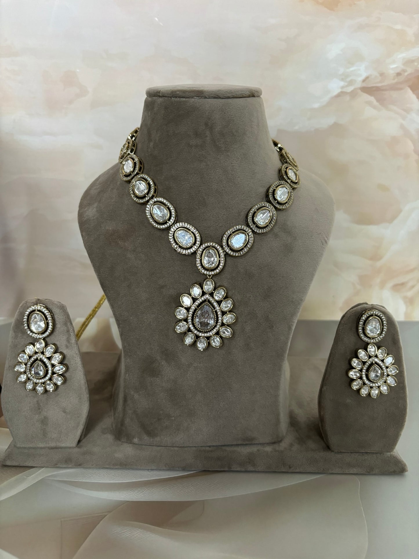 Navya White Kundan Necklace Set