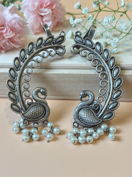 Umika Peacock Oxidized Earcuff