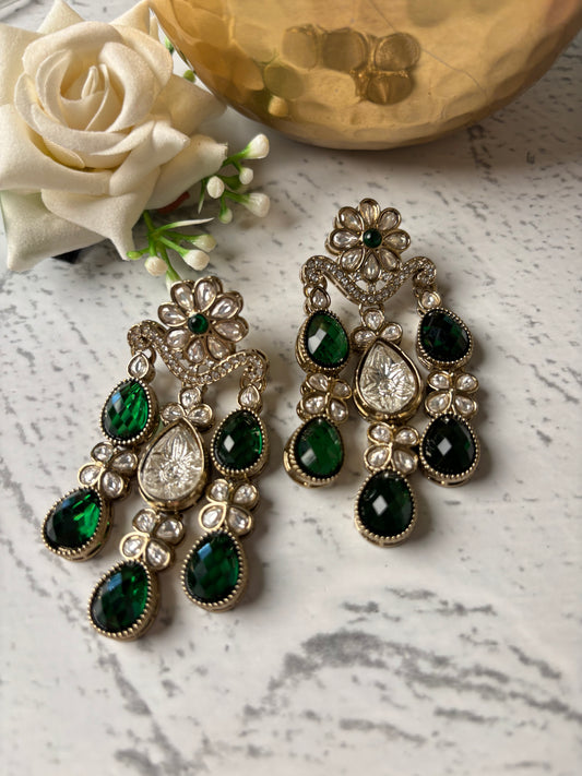 Simran Emerald Stone Line Earring
