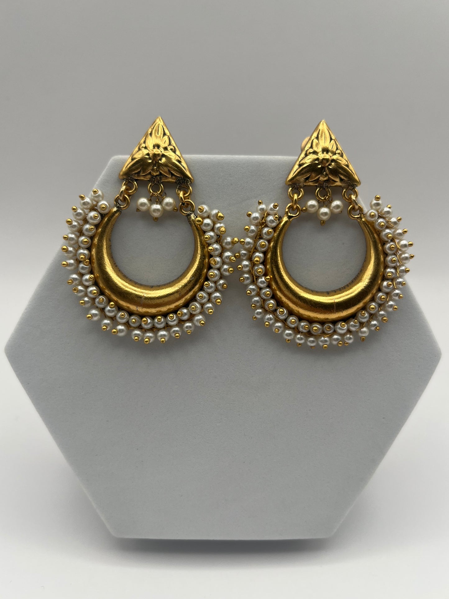 Kriva Golden Pearl Hoop Earrings
