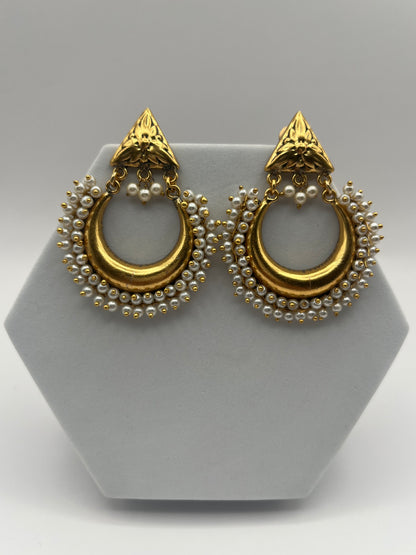 Kriva Golden Pearl Hoop Earrings