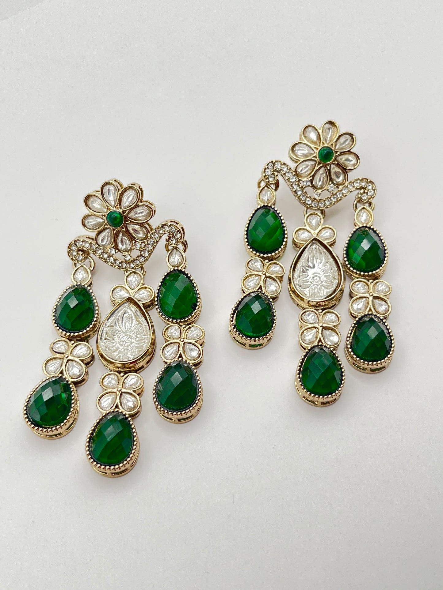 Simran Emerald Stone Line Earring
