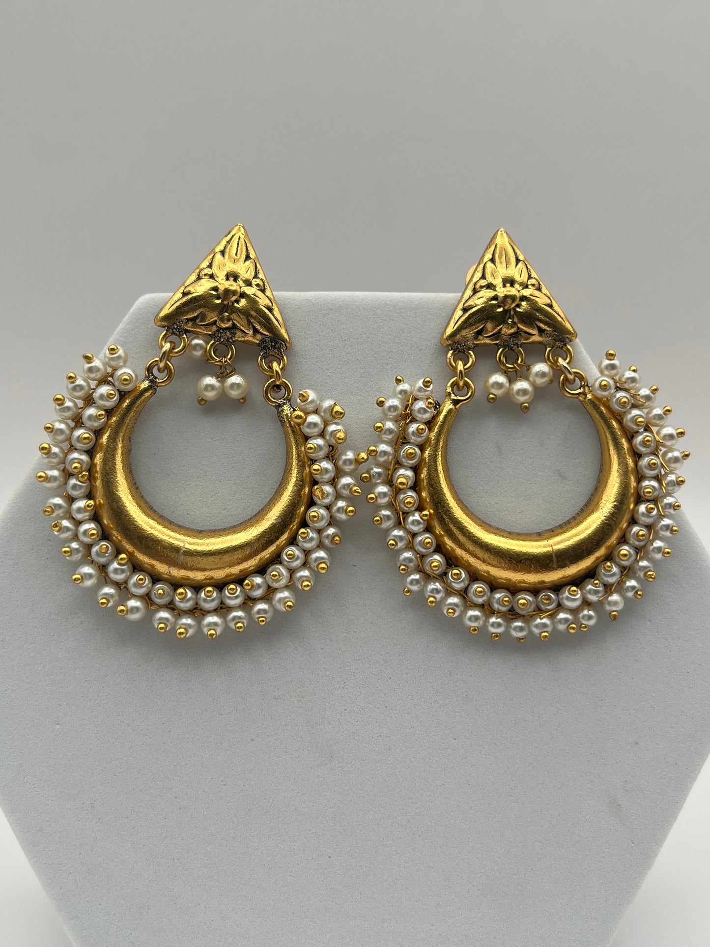 Kriva Golden Pearl Hoop Earrings