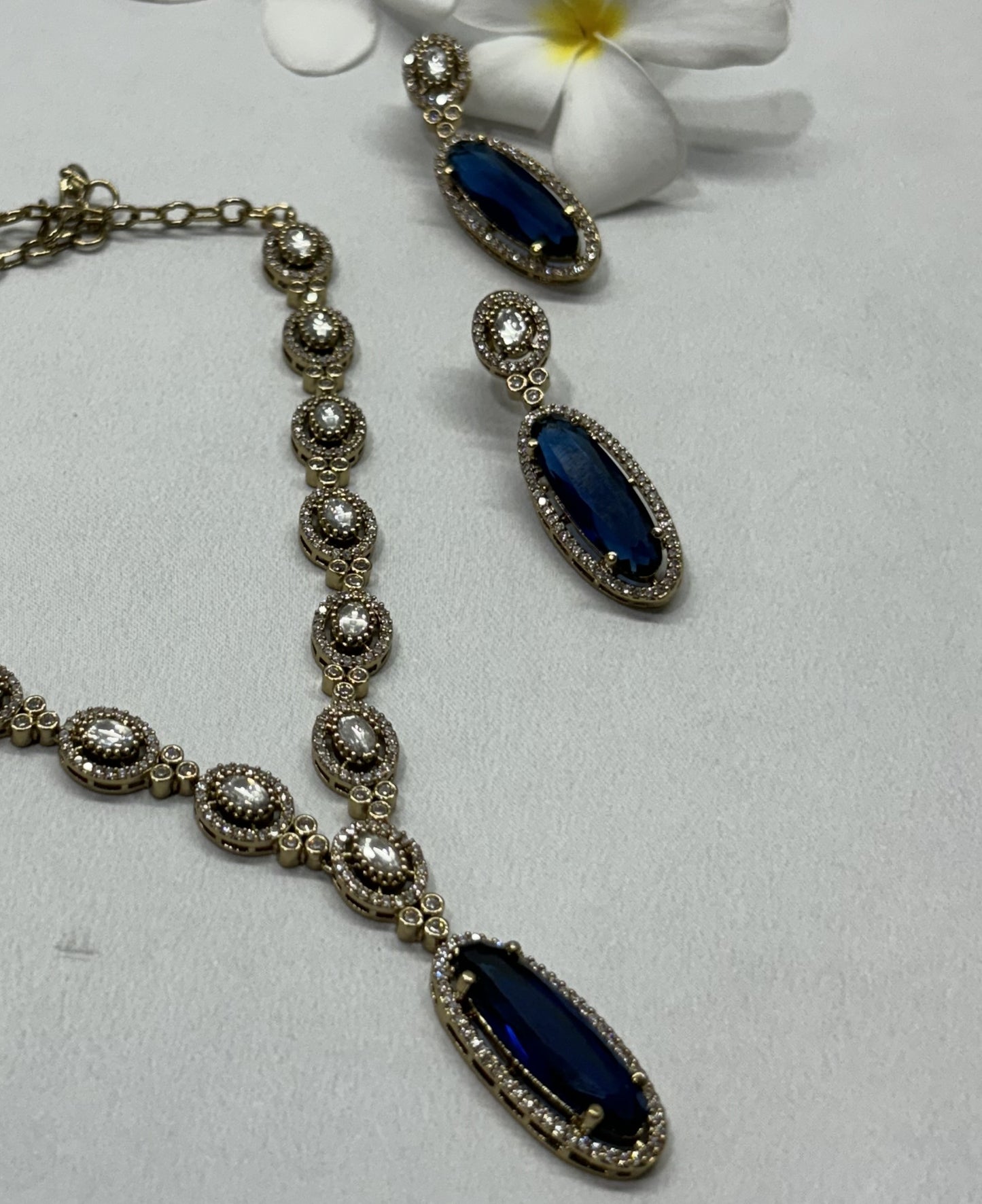 Ishani Sapphire Mossanite Necklace Set