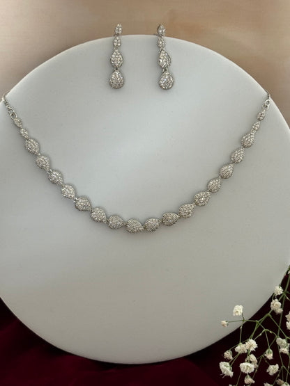 Clara Leaves AD Necklace Set