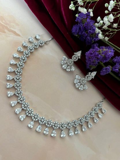 Amelia floral diamond necklace