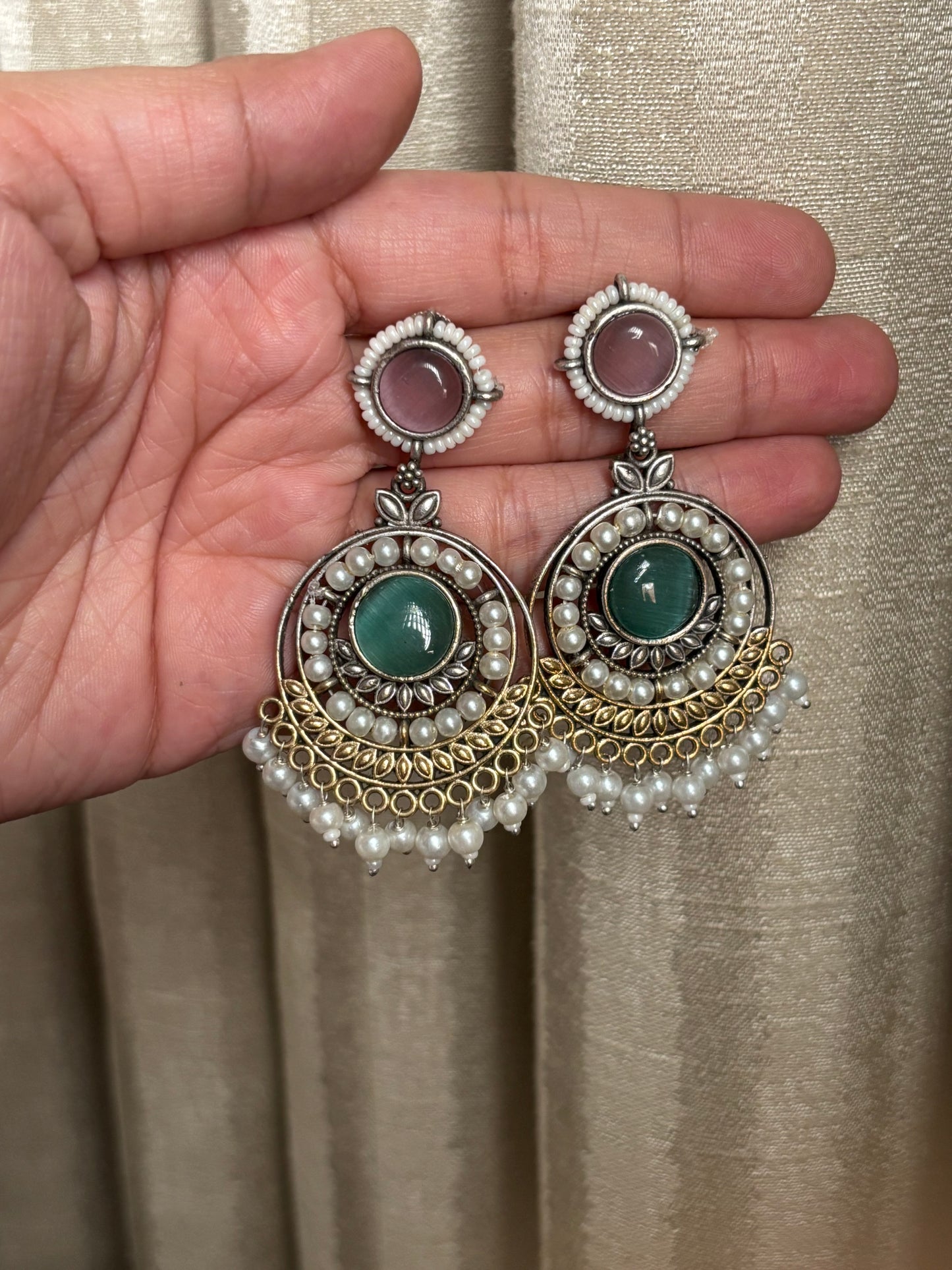 Priyali Sea Green & Pink Pearl Chandbali