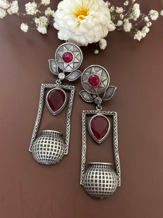 Mihika Red Stone Oxidized Earring