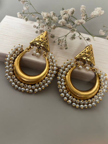 Kriva Golden Pearl Hoop Earrings