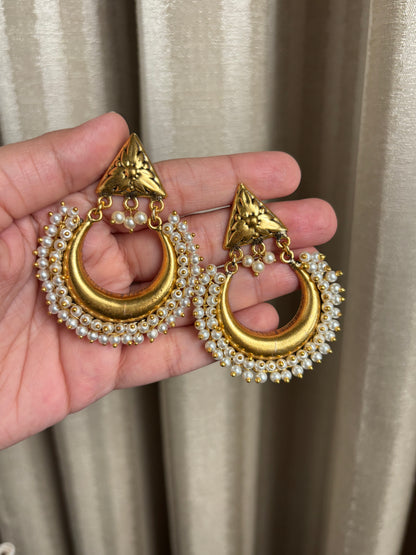Kriva Golden Pearl Hoop Earrings