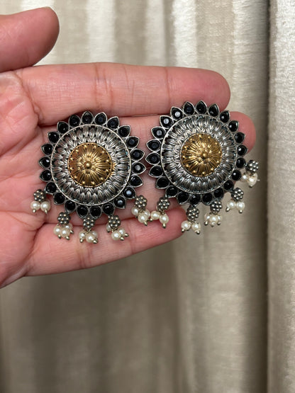 Eshani Black Stud Earring