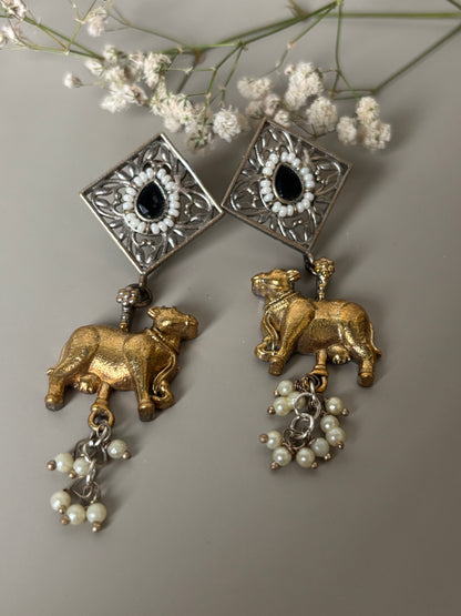 Nivedita Black Dual Tone Earrings