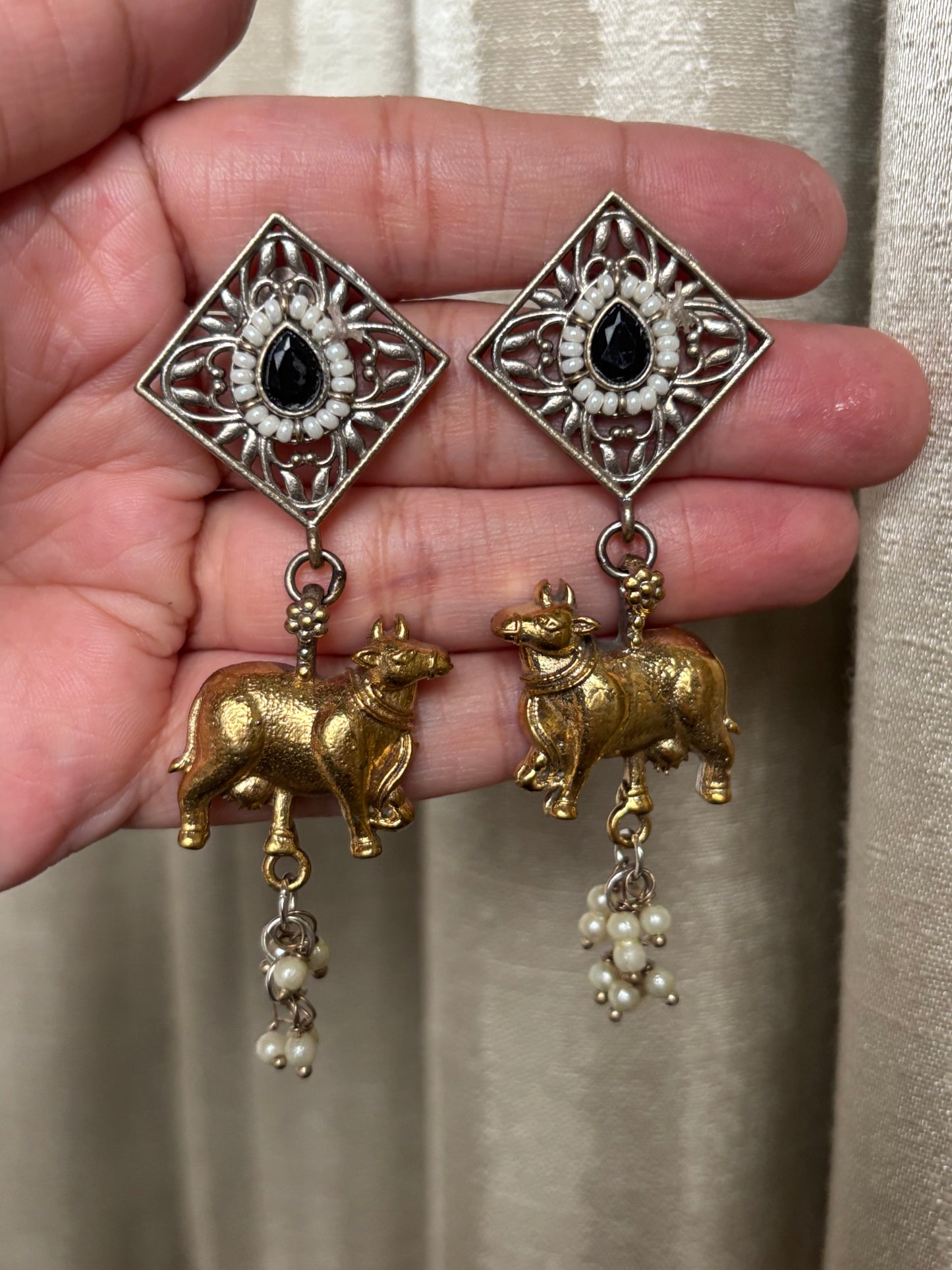 Nivedita Black Dual Tone Earrings