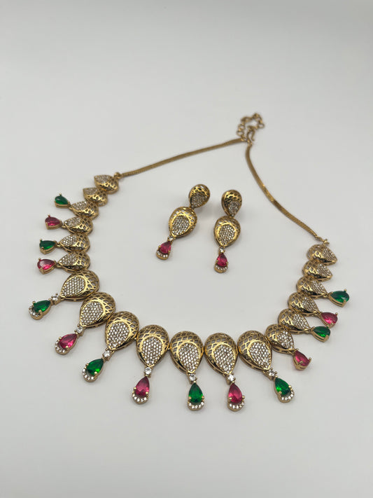 Ayra Mehendi polish AD necklace