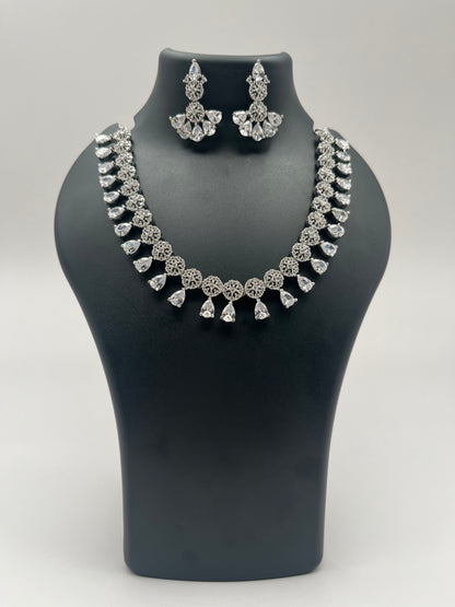 Amelia floral diamond necklace