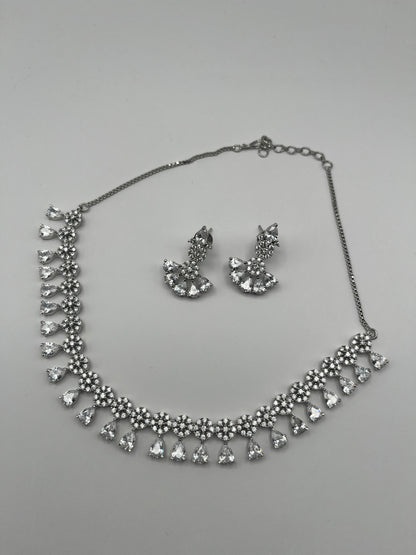 Amelia floral diamond necklace