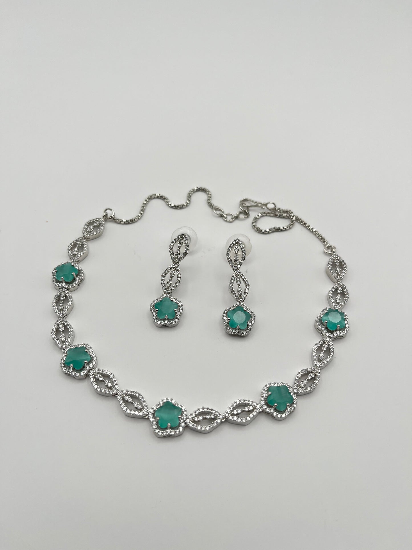 Anya Sea Green Delicate Necklace Set